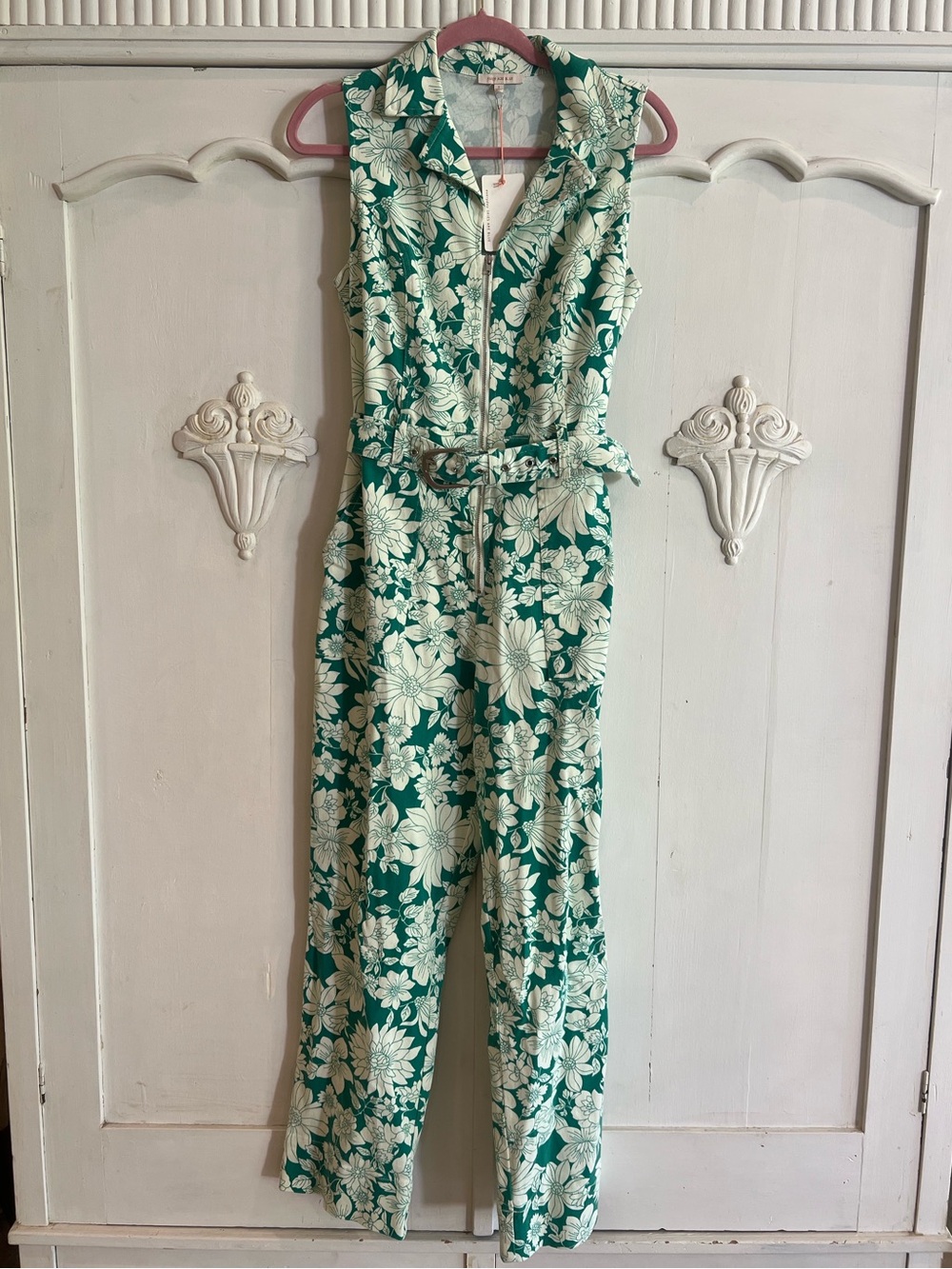 NWT Skies are Blue Sleeveless Green and Cream Groovy Floral Belted Jumpsuit